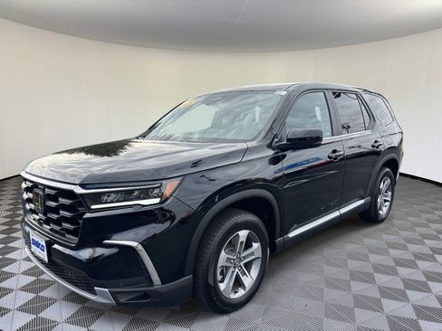 Certified 2025 Honda Pilot EX-L image 6