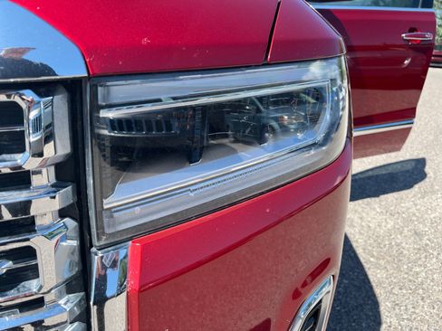 Used 2023 GMC Acadia Denali FWD image 10