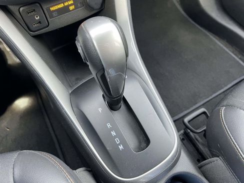 Used 2020 Chevrolet Trax LT w/ LT Convenience Package FWD image 29