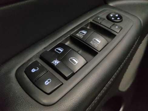 Used 2020 Jeep Grand Cherokee Laredo w/ Laredo X Package RWD image 27