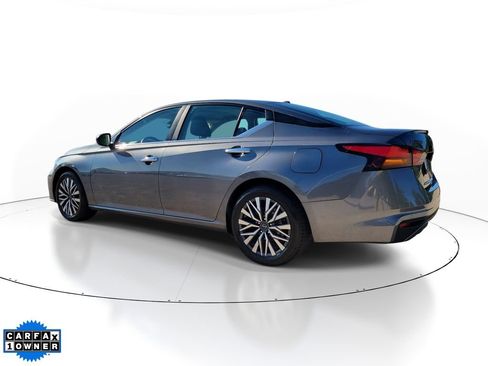 Used 2024 Nissan Altima 2.5 SV FWD image 3