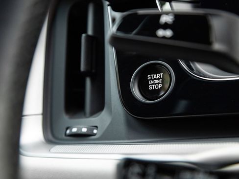 Certified 2025 Porsche Cayenne E-Hybrid AWD/4WD image 17