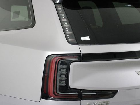 New 2026 Volvo EX90 Plus image 14