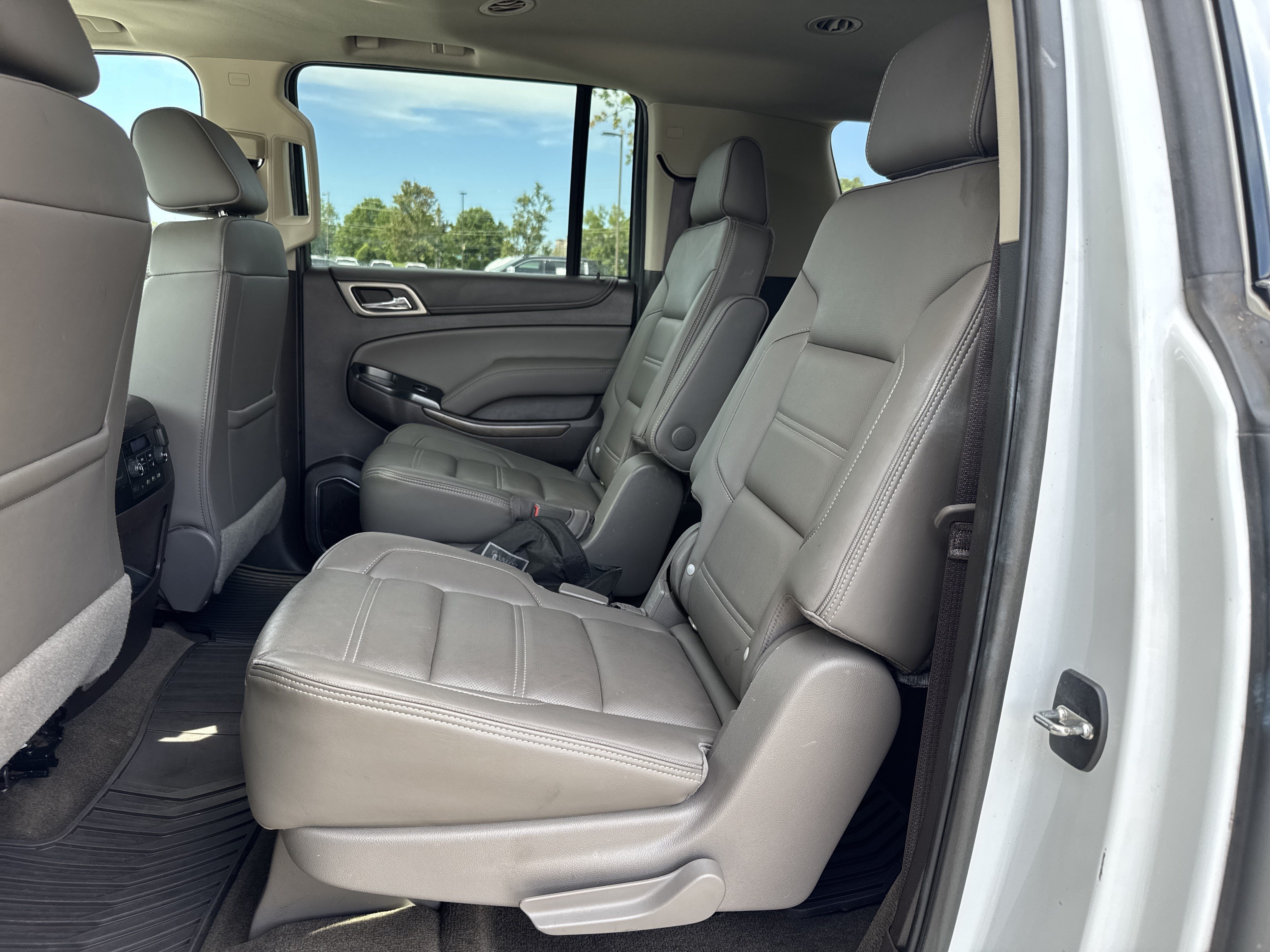 Used 2018 GMC Yukon XL Denali w/ Open Road Package AWD/4WD image 33