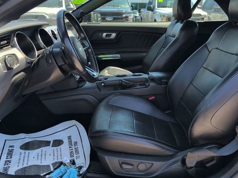 Used 2020 Ford Mustang Premium image 8