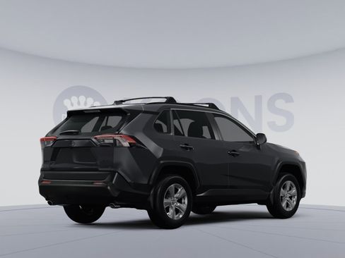 Used 2025 Toyota RAV4 XLE w/ Convenience Package image 4