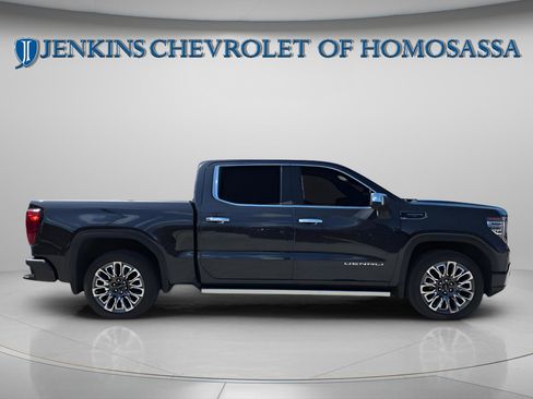 Used 2024 GMC Sierra 1500 Denali Ultimate AWD/4WD image 2