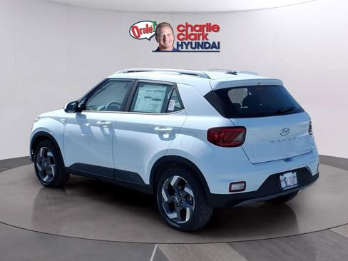 New 2026 Hyundai Venue SEL FWD image 3