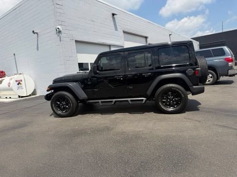 Used 2021 Jeep Wrangler Unlimited Sport AWD/4WD image 21