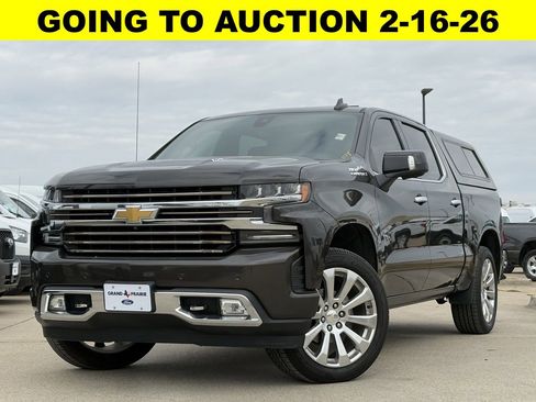 Used 2021 Chevrolet Silverado 1500 High Country w/ Technology Package image 2