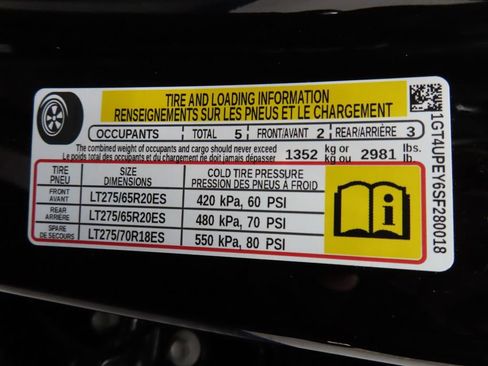 Used 2025 GMC Sierra 2500 AT4 image 61