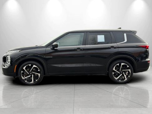 Used 2024 Mitsubishi Outlander SE image 5