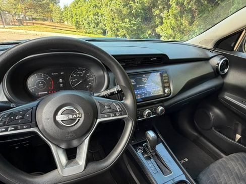 Used 2023 Nissan Kicks SV w/ Interior Electronics Package FWD image 10