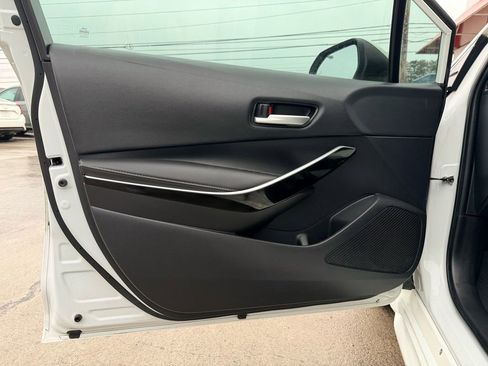 Used 2022 Toyota Corolla XLE image 21