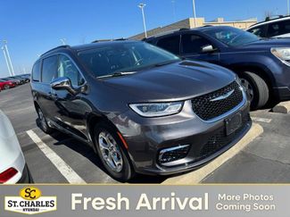 Used 2022 Chrysler Pacifica Limited video 1