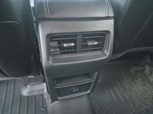 Used 2021 Ford Edge ST image 13