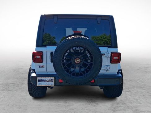 Used 2022 Jeep Wrangler Unlimited Sahara w/ Cold Weather Group AWD/4WD image 4