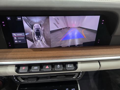 Used 2021 Porsche 911 Turbo image 15