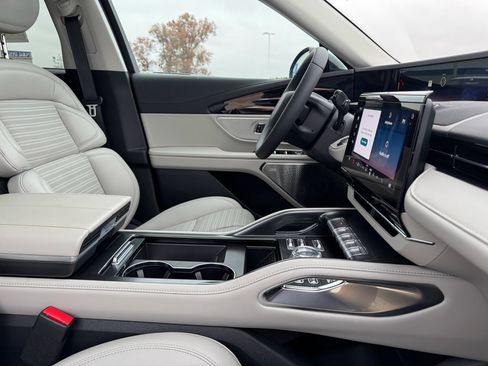 New 2026 Lincoln Nautilus Reserve image 14