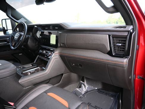 Used 2024 GMC Sierra 2500 AT4 w/ AT4 Premium Plus Package AWD/4WD image 16