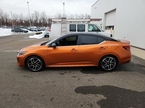 Used 2024 Nissan Sentra SR w/ SR Premium Package image 7