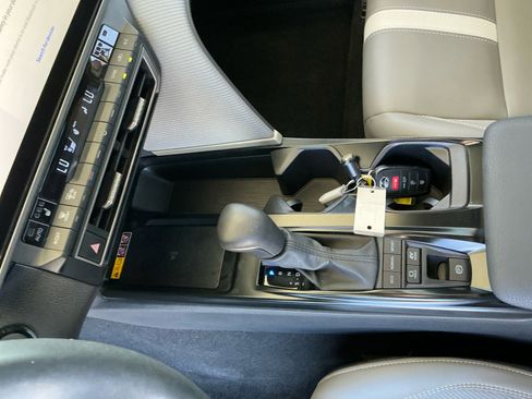 Certified 2025 Toyota Camry SE image 15