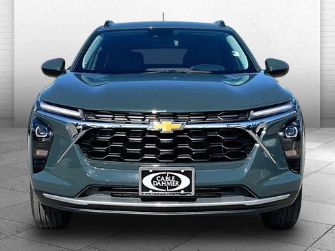 New 2026 Chevrolet Trax LT w/ LT Convenience Package FWD image 13
