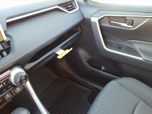 New 2025 Toyota RAV4 XLE image 18