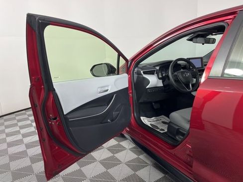 Used 2023 Toyota Corolla SE image 16