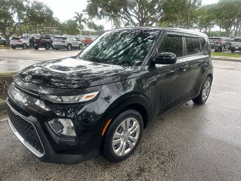 Used 2021 Kia Soul LX FWD image 1