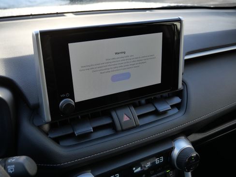 Certified 2025 Toyota RAV4 XLE image 23