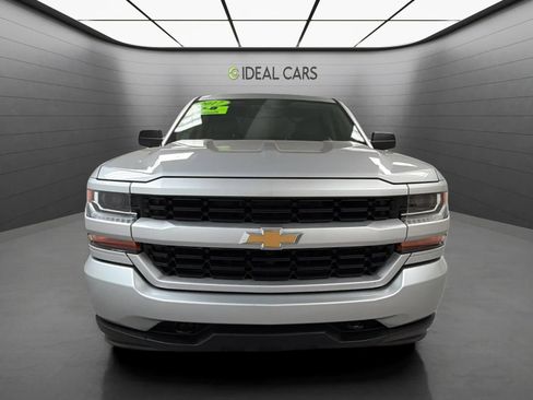 Used 2017 Chevrolet Silverado 1500 Custom w/ Custom Convenience Package RWD image 2