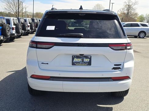 New 2026 Jeep Grand Cherokee Summit AWD/4WD image 19