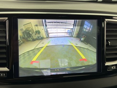 Used 2023 Chrysler Pacifica Touring-L FWD image 25