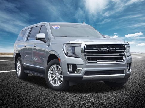 Used 2024 GMC Yukon XL SLT w/ SLT Luxury Package AWD/4WD image 2