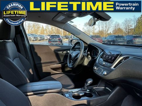 Used 2022 Chevrolet Malibu LT image 32