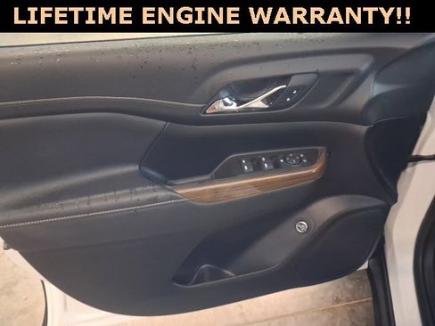 Used 2023 GMC Acadia SLE w/ Driver Convenience Package image 14