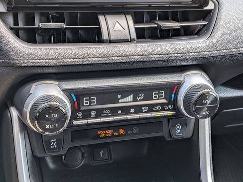 Used 2022 Toyota RAV4 XLE w/ Convenience Package FWD image 24