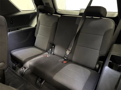 Used 2023 Chevrolet Traverse LT image 14