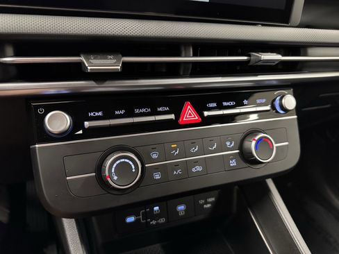 New 2025 Hyundai Santa Cruz SE image 8