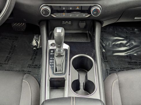 Used 2024 Nissan Altima 2.5 SV image 19