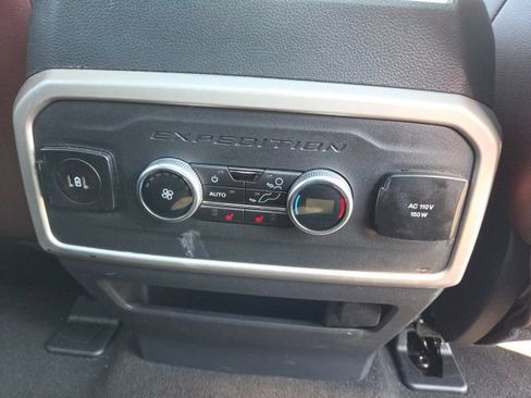Used 2024 Ford Expedition Limited RWD image 21