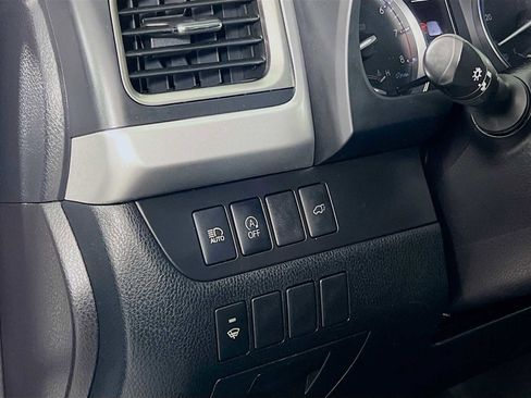 Used 2018 Toyota Highlander XLE image 10