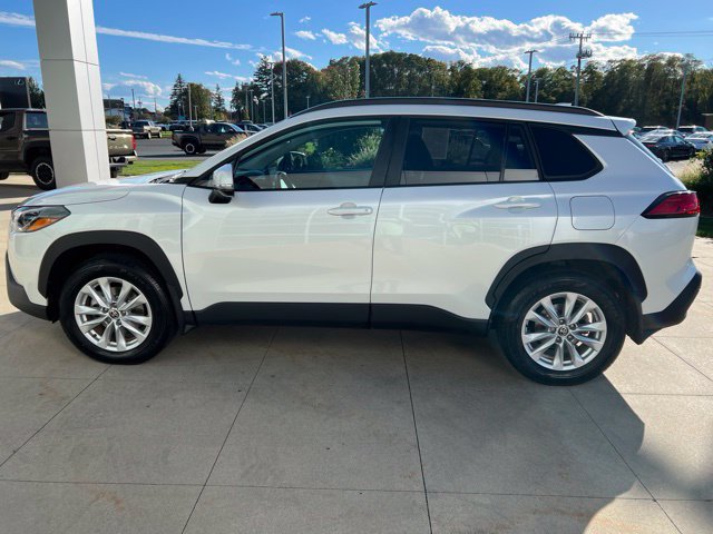 Used 2022 Toyota Corolla Cross LE AWD/4WD image 4