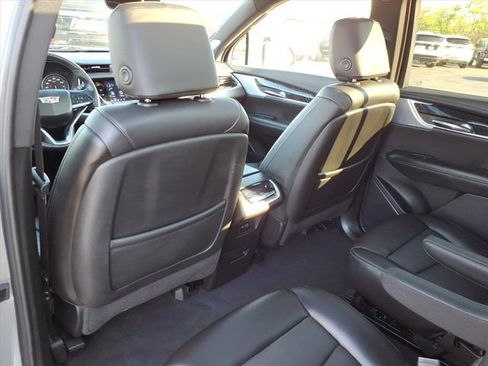 Used 2024 Cadillac XT6 Premium Luxury w/ Technology Package AWD/4WD image 15