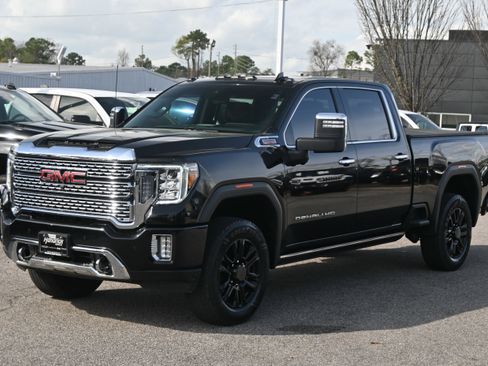 Used 2021 GMC Sierra 2500 Denali w/ Denali Black Diamond Edition image 8