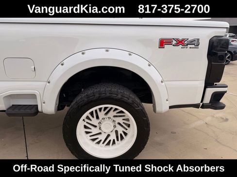 Used 2024 Ford F250 Platinum w/ FX4 Off-Road Package image 9