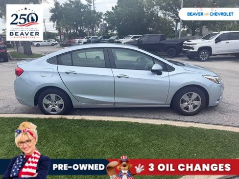 Used 2018 Chevrolet Cruze LS FWD image 3