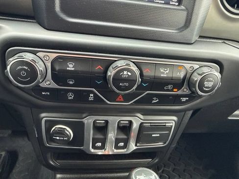 Used 2018 Jeep Wrangler Sport AWD/4WD image 19