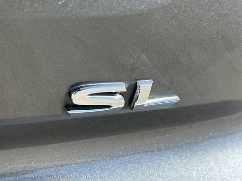 Used 2022 Nissan Pathfinder SL w/ Cargo Package FWD image 5